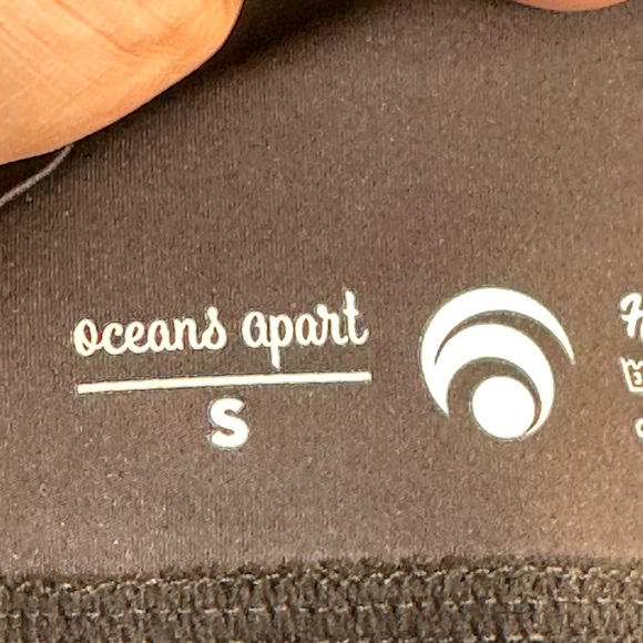 Oceans Apart Spell Out Mesh Design Hi- Waisted Compression Athletic Leggings, S - Picture 3 of 11